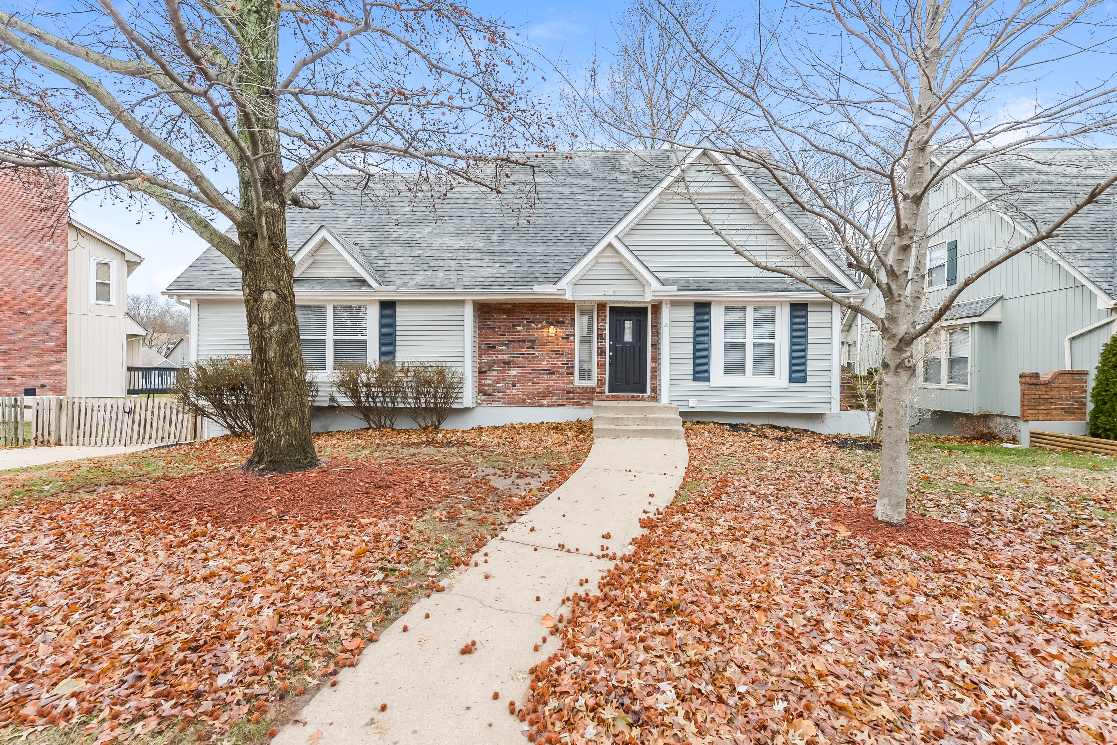 2105 NW 12th St Blue Springs, MO 64015